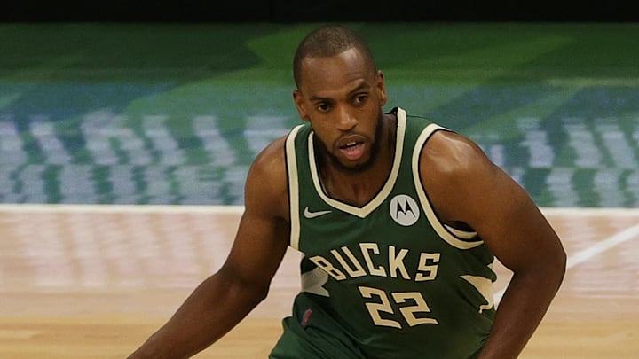 Khris Middleton hizo historia en el triunfo de los Bucks