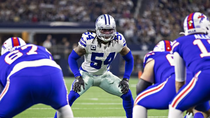 Jaylon Smith prepares for a snap against the Bills Jaylon Smith prepares for a snap against the Bills