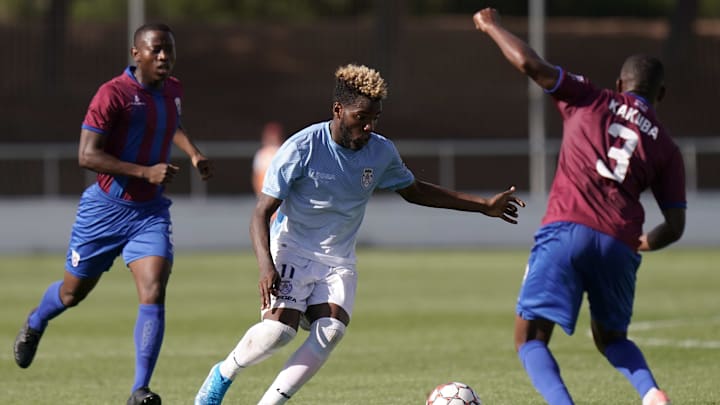 Fenerbahce Atakas Hatayspor Dan Aaron Boupendza Yi Kadrosuna Katti