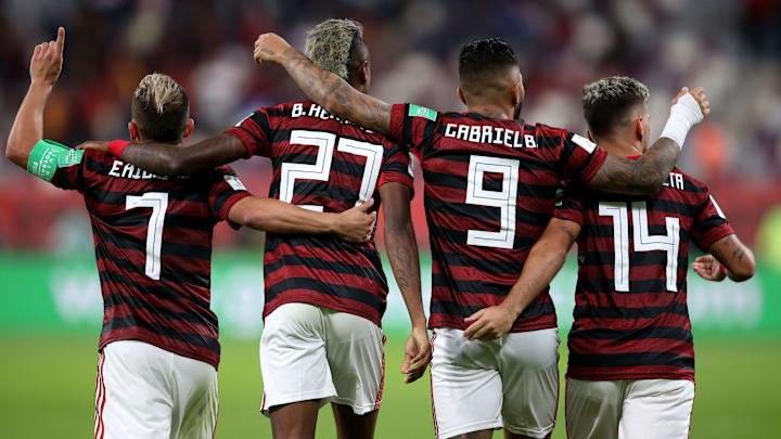 Com "gelo no sangue", Flamengo segura jogadores, resiste à investidas e mantém plantel multicampeão da temporada passada. Com "gelo no sangue", Flamengo segura jogadores, resiste à investidas e mantém plantel multicampeão da temporada passada.