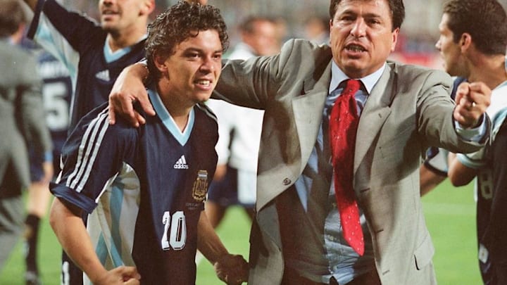 CUP-FR98-ARG-ENG-JUBI-PASSARELLA