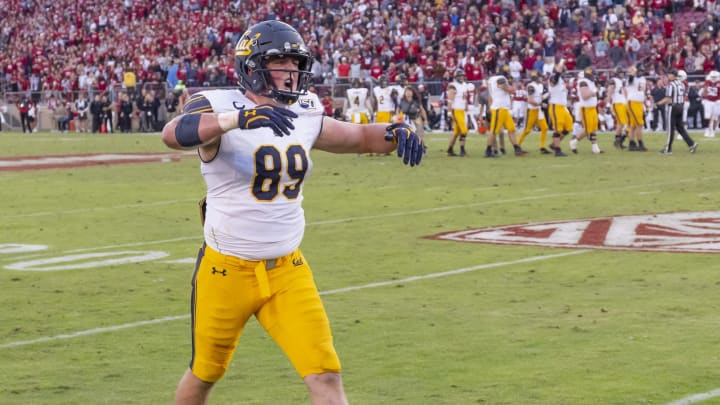 Cal linebacker Evan Weaver