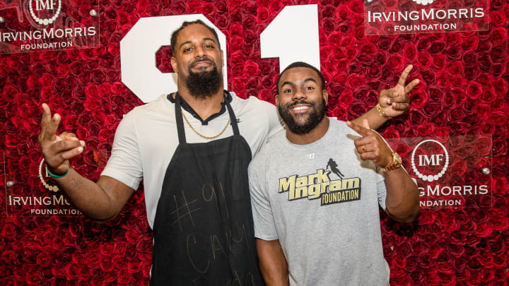 Las estrellas de la NFL, Cameron Jordan y Mark Ingram, se aventuran a conducir un podcast