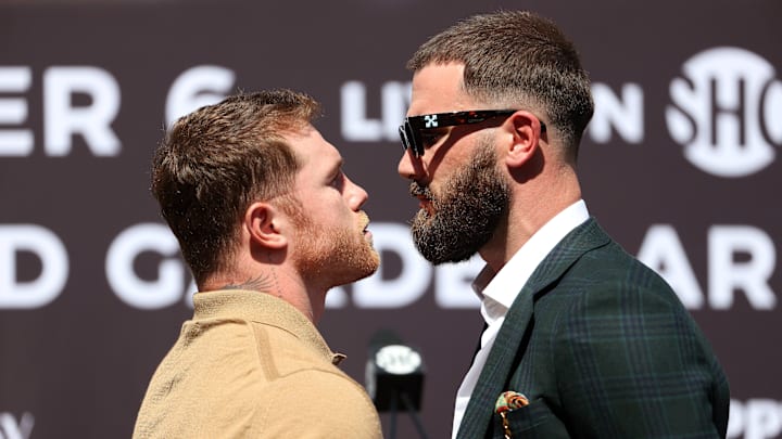 Canelo Alvarez v Caleb Plant pelearon en medio de la conferencia de prensa Canelo Alvarez v Caleb Plant pelearon en medio de la conferencia de prensa