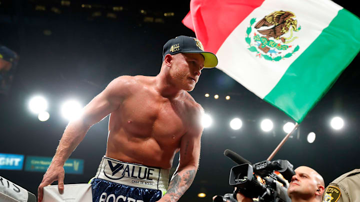 Canelo Alvarez podría pelear en septiembre sin aficionados en las tribunas