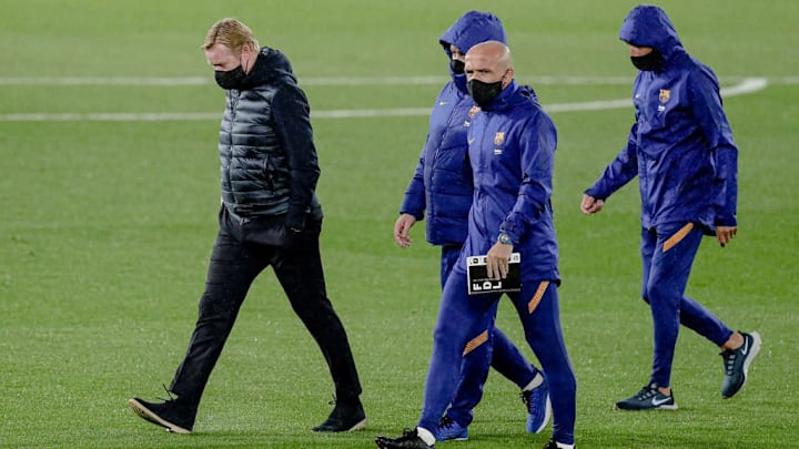 Koeman und Schreuder (3. v.l.) nach dem Spiel bei Celta Vigo