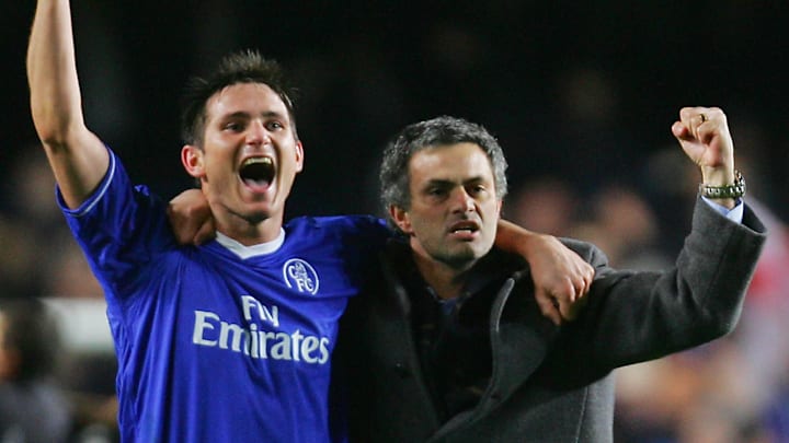 Chelsea's Frank Lampard (L) and manager