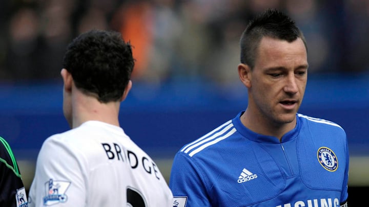 Chelsea's John Terry (R) fails to get a