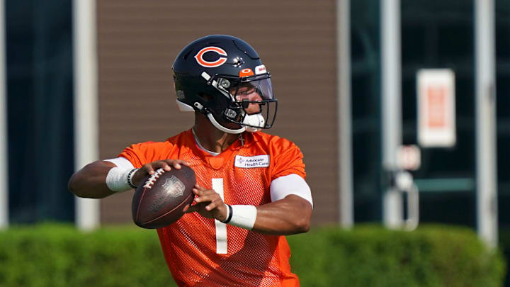 Justin Fields is making the quarterback decision a harder one for the Bears' coaching staff. 