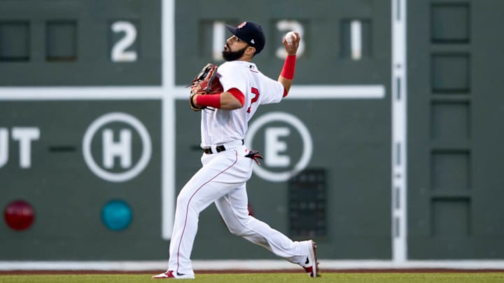 Marwin González firmó con los Medias Rojas de Boston antes del comienzo de la temporada 2021 