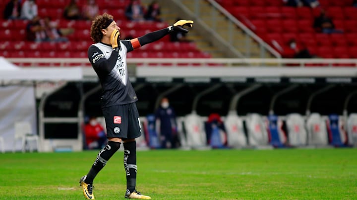 El arquero del América fue de los pocos jugadores que alzaron la voz tras la derrota
