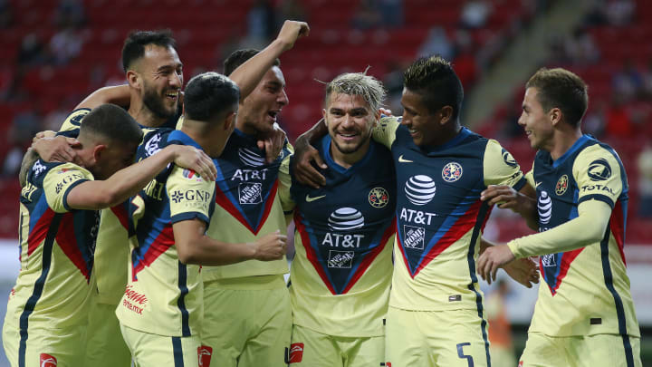 Jugadores del América celebran un gol. Jugadores del América celebran un gol.
