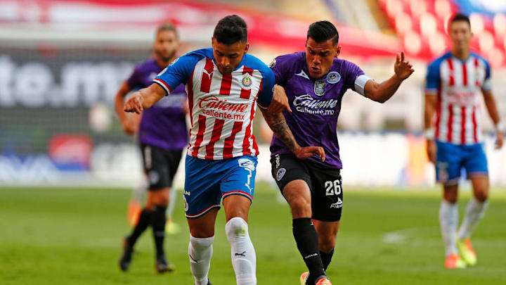 Alexis Vega con Chivas 