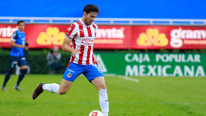 El defensa de Chivas aseguró que el Rebaño si tendrá refuerzos El defensa de Chivas aseguró que el Rebaño si tendrá refuerzos