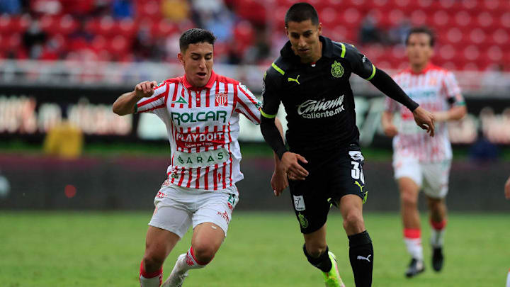 Carlos Cisneros, Alejandro Zendejas