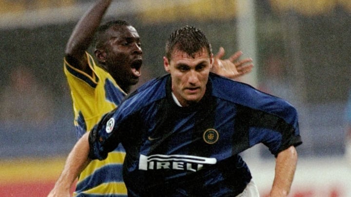 Christian Vieri ante Parma en 1998