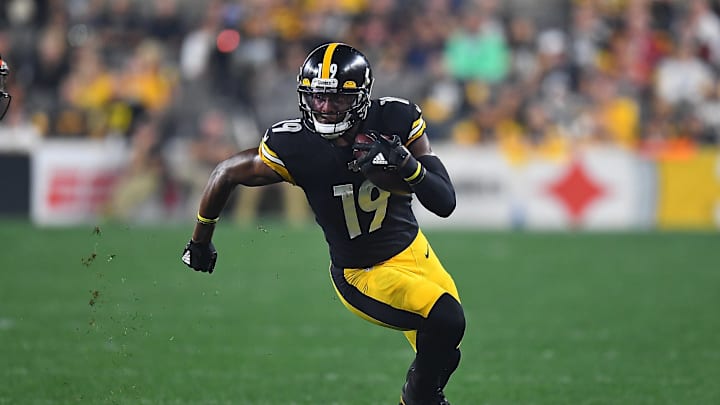 Pittsburgh Steelers WR JuJu Smith-Schuster Pittsburgh Steelers WR JuJu Smith-Schuster