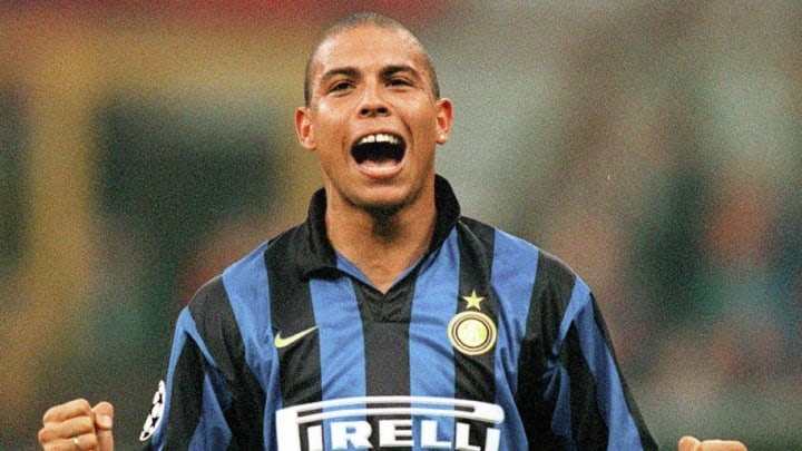 Claudio Villa Archive