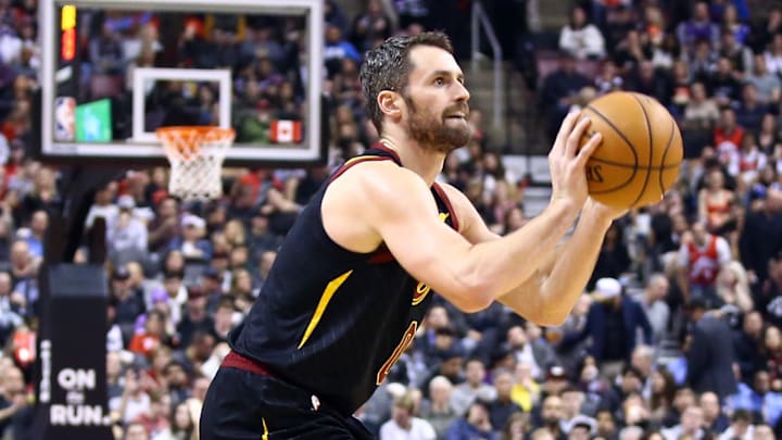El veterano ala-pívot de Cavaliers, Kevin Love, se salvó de ser recordado por una volcada en contra