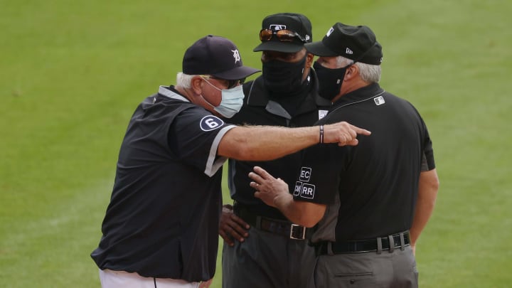 El manager de los Tigres fue sacado del partido del domingo entre su equipo y los Indios