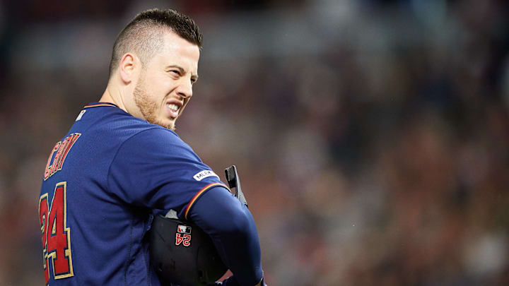 C.J. Cron en un juego de temporada MLB entre Indios de Cleveland y Mellizos de Minnesota