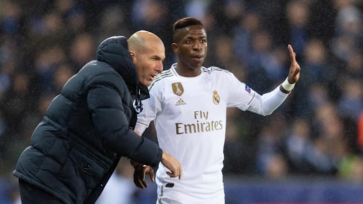 Zidane não gostou de ser questionado mais uma vez sobre a 'falta de espaço' de Vini Jr. e Rodrygo: "É a realidade do futebol: você joga ou não joga". Zidane não gostou de ser questionado mais uma vez sobre a 'falta de espaço' de Vini Jr. e Rodrygo: "É a realidade do futebol: você joga ou não joga".