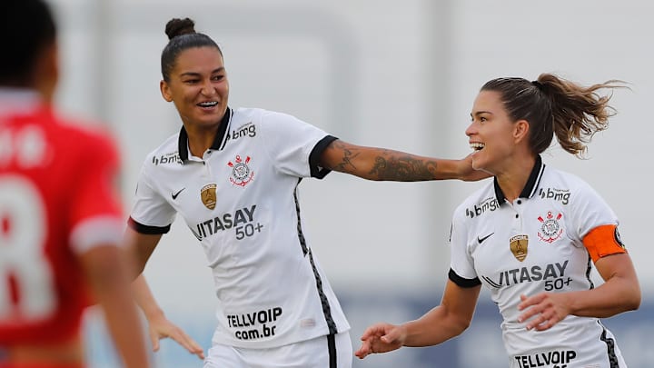 Flamengo e Corinthians se enfrentam nesta quinta-feira (27) pela 10ª rodada do Brasileirão Feminino. Flamengo e Corinthians se enfrentam nesta quinta-feira (27) pela 10ª rodada do Brasileirão Feminino.