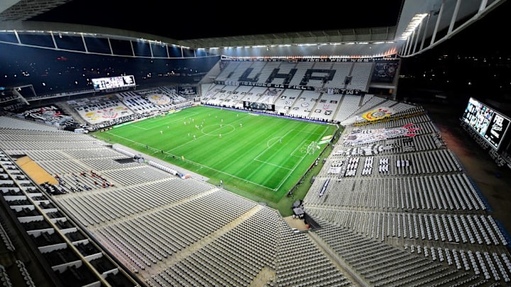 Corinthians e Coritiba buscam primeira vitória no Brasileirão 2020.