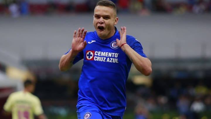 Jonathan Rodríguez con Cruz Azul