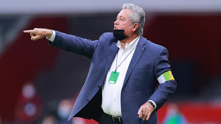 Víctor Manuel Vucetich se juega sus últimas cartas para poder lograr el pase de Chivas al repechaje del Guard1anes 2021. Víctor Manuel Vucetich se juega sus últimas cartas para poder lograr el pase de Chivas al repechaje del Guard1anes 2021.