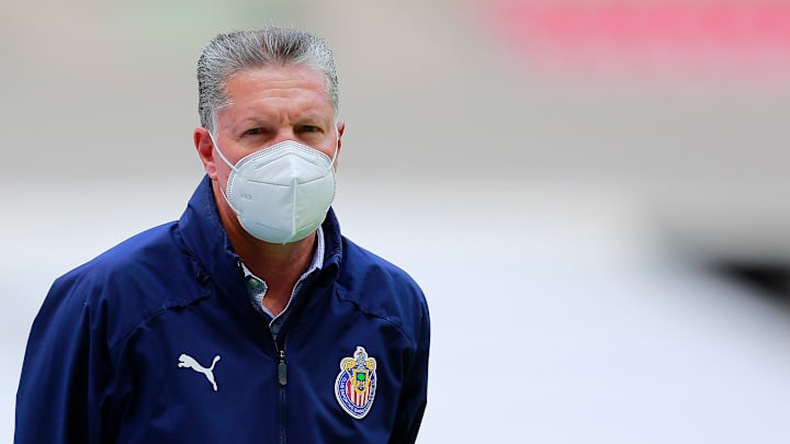 Los jugadores de Chivas habrían expresado su molestia con el director deportivo Los jugadores de Chivas habrían expresado su molestia con el director deportivo