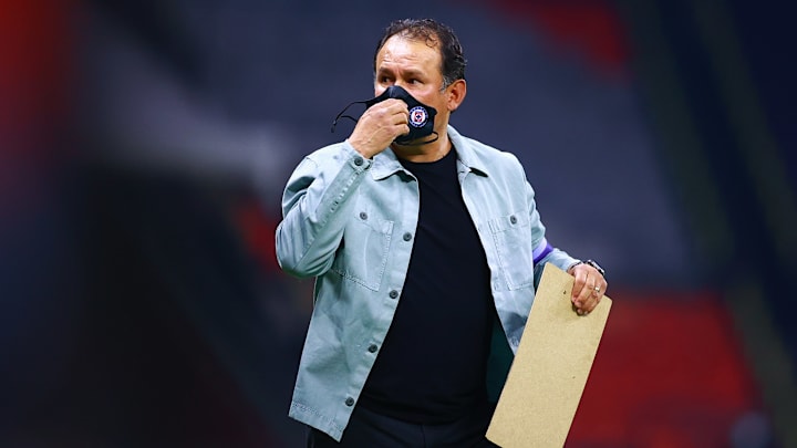 Juan Reynoso tendrá que hacer unas modificación en su once inicial Juan Reynoso tendrá que hacer unas modificación en su once inicial