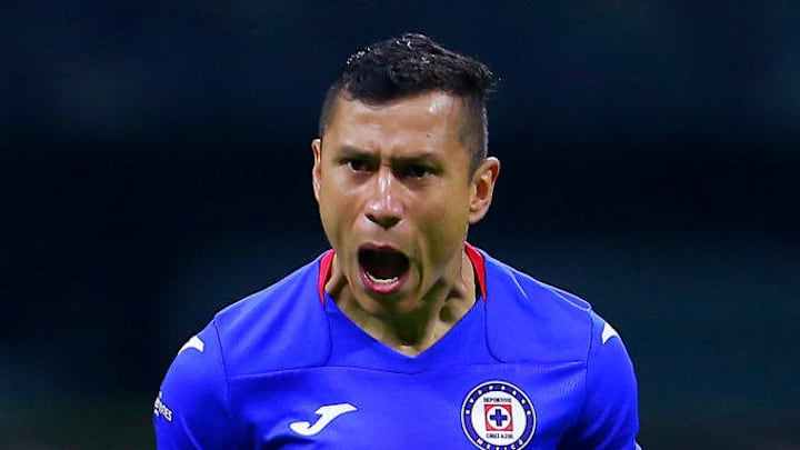 Julio Cesar Domiguez en un partido de Cruz Azul