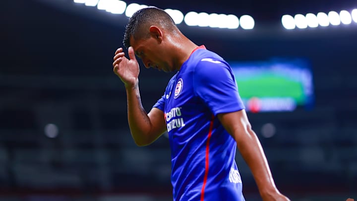 Los futbolistas de Cruz Azul que deberían salir del equipo para renovar la plantilla Los futbolistas de Cruz Azul que deberían salir del equipo para renovar la plantilla