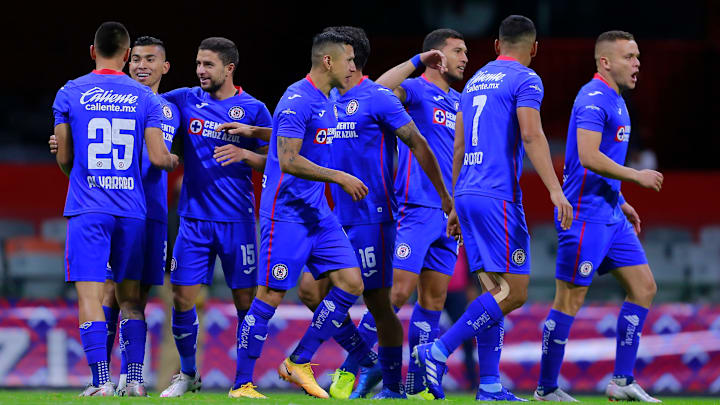 Jugadores de Cruz Azul celebran un gol. Jugadores de Cruz Azul celebran un gol.