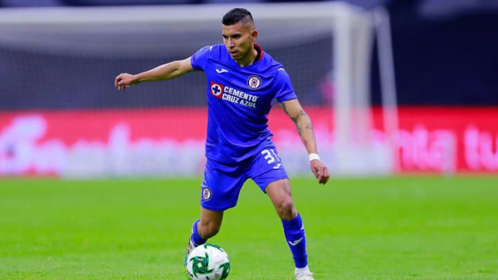 Orbelín Pineda juega actualmente con Cruz Azul
