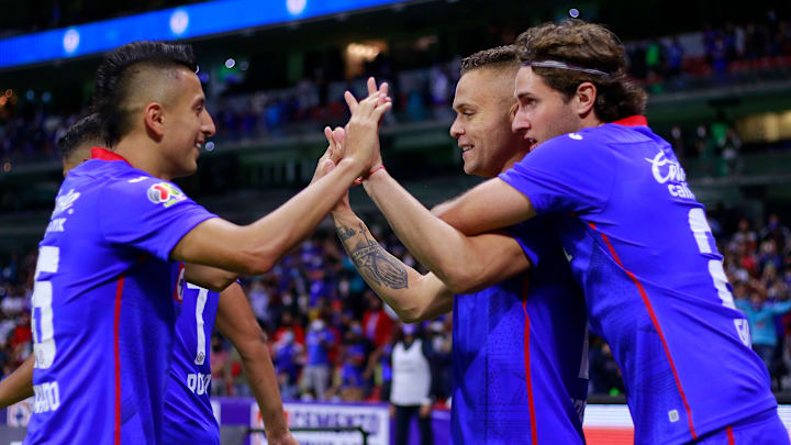 Jugadores de Cruz Azul celebran un gol. Jugadores de Cruz Azul celebran un gol.