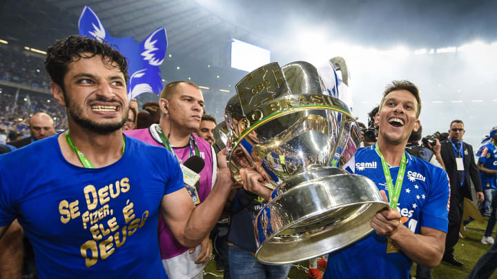 Multicampeão, experiente e livre no mercado: Léo pode ser um bom reforço para equipes da Série A do Campeonato Brasileiro. Multicampeão, experiente e livre no mercado: Léo pode ser um bom reforço para equipes da Série A do Campeonato Brasileiro.