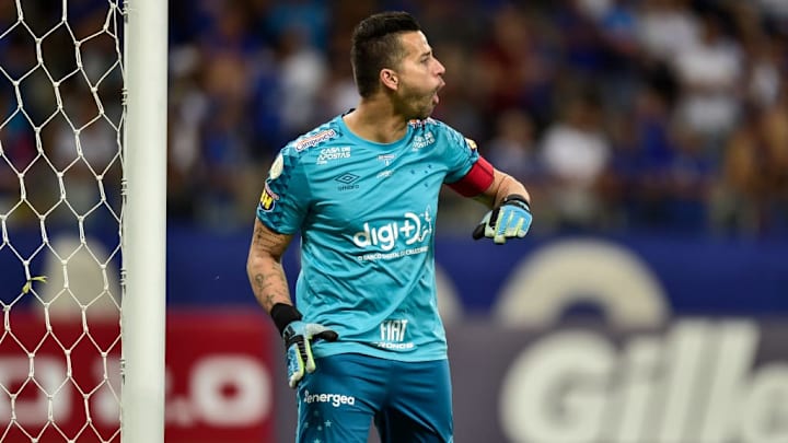 Com Fábio renovado, o Cruzeiro vai atrás de reforços em 2021.