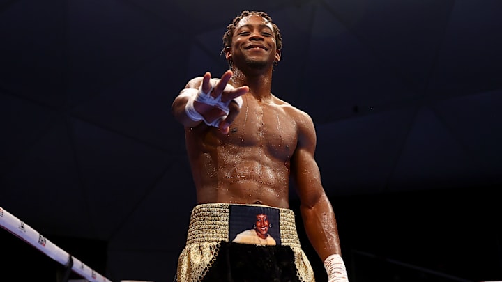 Keyshawn Davis se acredita una medalla en Tokio tras haber debutado profesionalmente