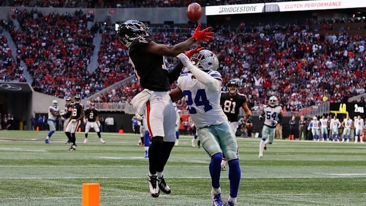 Atlanta Falcons WR Julio Jones going up for a pass against the Dallas Cowboys