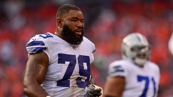 The Pittsburgh Steelers have signed former third-round pick Chaz Green to bolster their offensive line depth. The Pittsburgh Steelers have signed former third-round pick Chaz Green to bolster their offensive line depth.