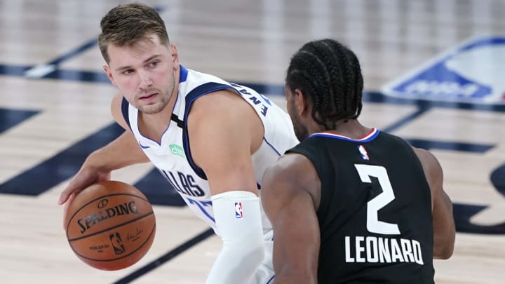 Doncic y Leonard continuarán uno de los duelos más interesantes de la primera ronda de los playoffs 