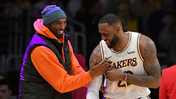 Bryant pasó la antorcha del liderazgo de los Lakers a LeBron James, con quien tenía una cercana amistad