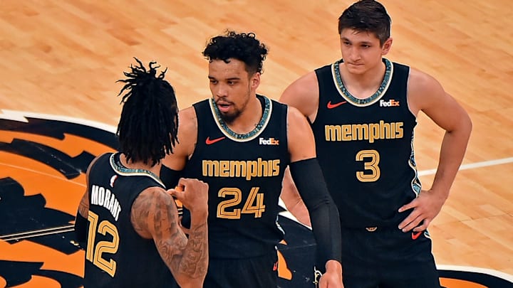 Morant, Brooks e Allen Morant, Brooks e Allen