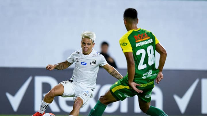 Defensa y Justicia v Santos - Copa CONMEBOL Libertadores 2020