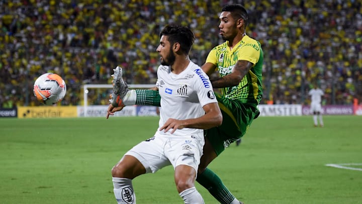 Defensa y Justicia v Santos - Copa CONMEBOL Libertadores 2020