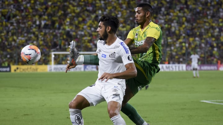 Defensa y Justicia v Santos - Copa CONMEBOL Libertadores 2020