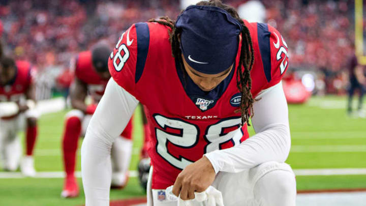 Vernon  Hargreaves III was cut by the Bucs last season. 