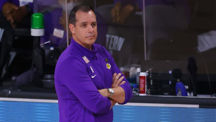 Frank Vogel comenzó su carrera con los Celtics y desde 2019 dirige los Lakers